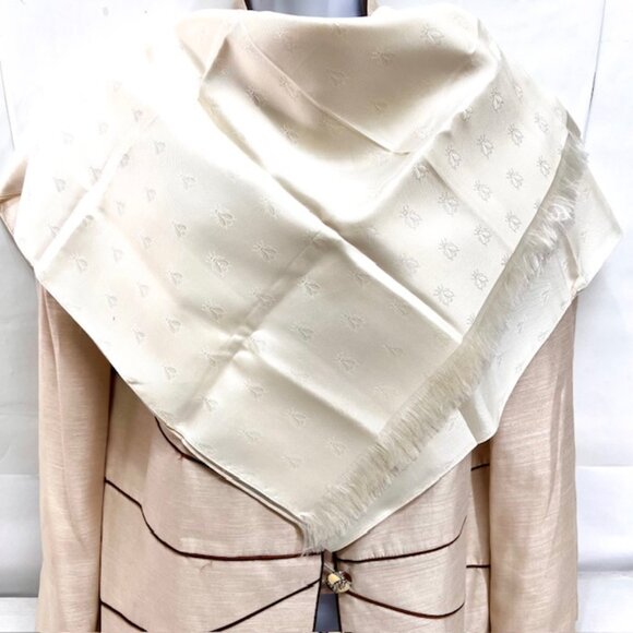 New Unbox HERMES  Stole scarf wrap 100% Silk Satin 58"x36" Ivery Bees FringW/C/A - Picture 14 of 15